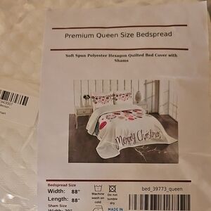 Merry Christmas Queen Size Bedspread with Shams - White and Red